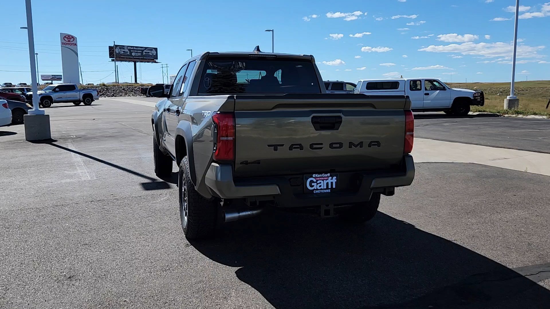2025 Toyota Tacoma TRD Off-Road photo 3