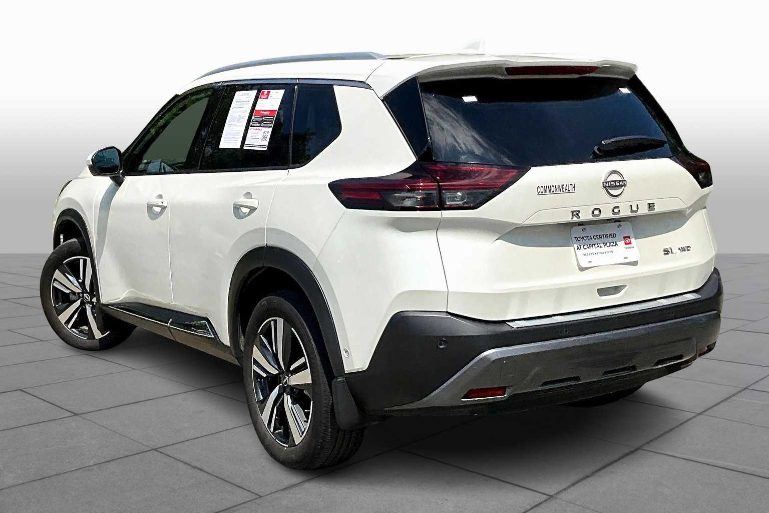 2023 Nissan Rogue SL photo 10
