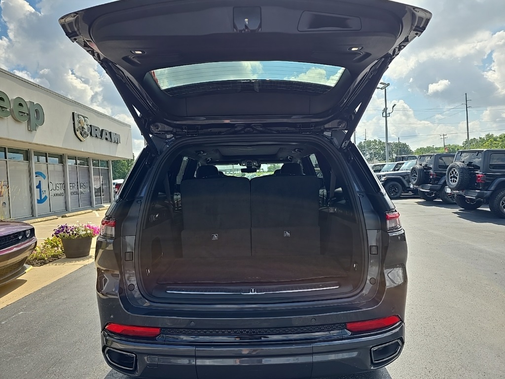 2025 Jeep Grand Cherokee L Summit Reserve photo 15