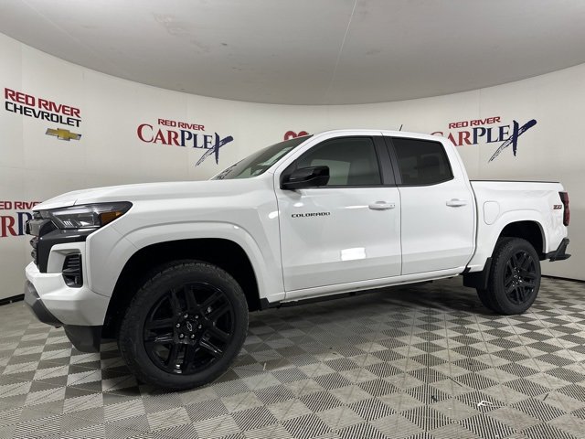 2025 Chevrolet Colorado Z71 photo 3