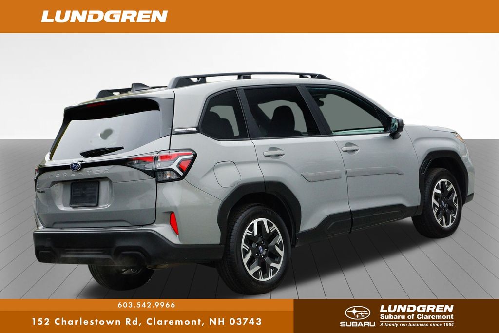 2025 Subaru Forester Premium Base photo 2
