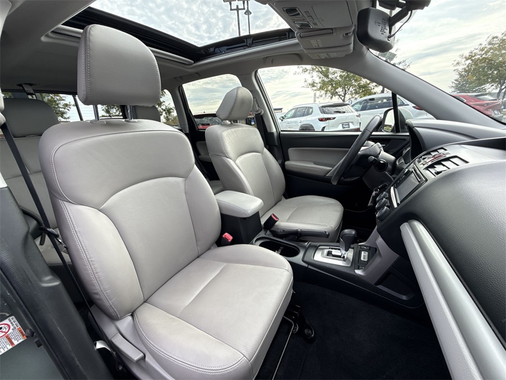 2014 Subaru Forester 2.5i Touring photo 25