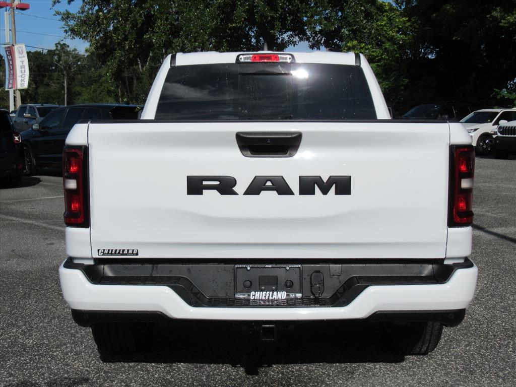 2025 Ram 1500 Tradesman photo 5