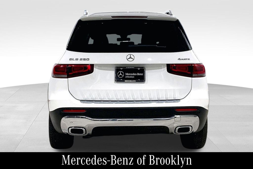 2022 Mercedes Benz GLB 250 4MATIC photo 4