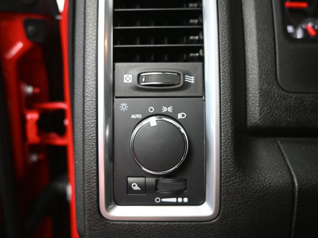 2024 Ram 1500 Classic Warlock photo 21