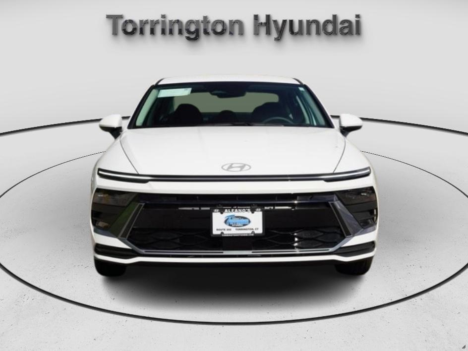 2025 Hyundai Sonata SE photo 2