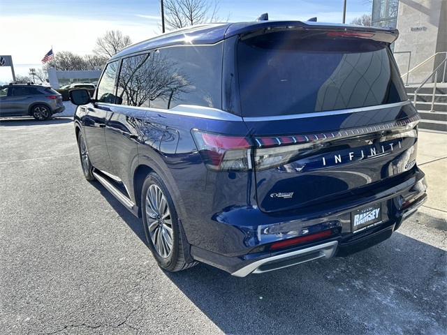 2025 Infiniti QX80 Luxe photo 9