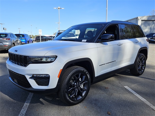 2025 Jeep Grand Cherokee Limited photo 3