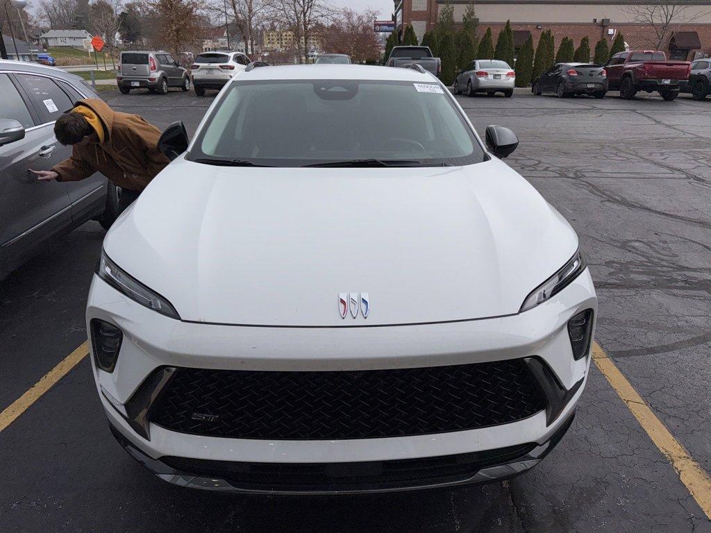 2025 Buick Envision Sport Touring's photo