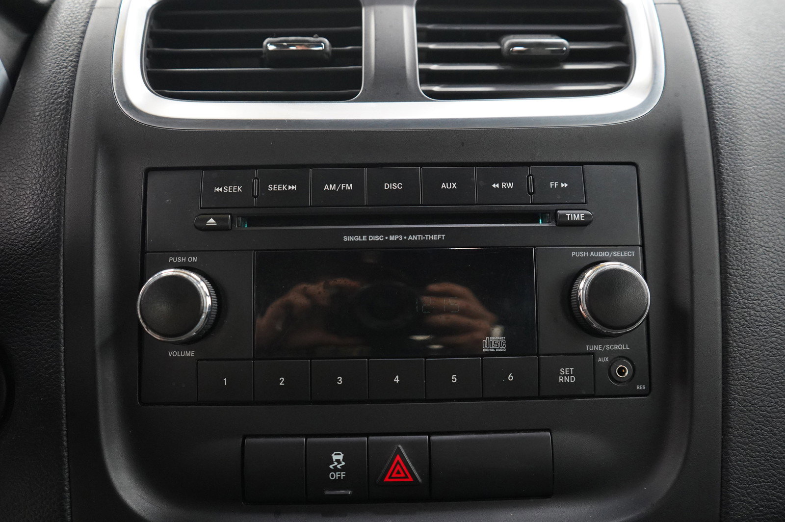 2014 Dodge Avenger SE photo 22