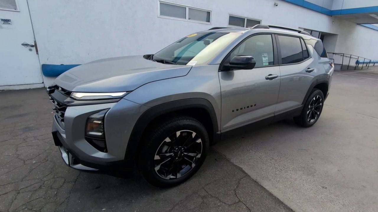2025 Chevrolet Equinox RS photo 28