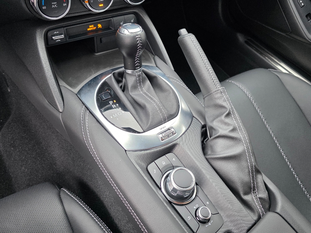 2025 Mazda MX-5 Miata Miata RF Grand Touring photo 11