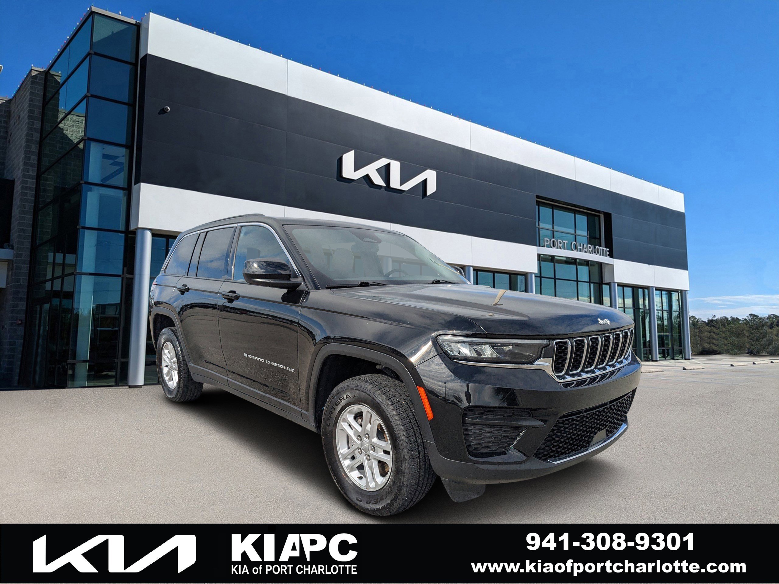 2024 Jeep Grand Cherokee Laredo's photo