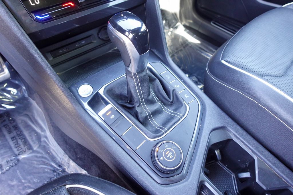 2022 Volkswagen Tiguan SEL Premium R-Line photo 22
