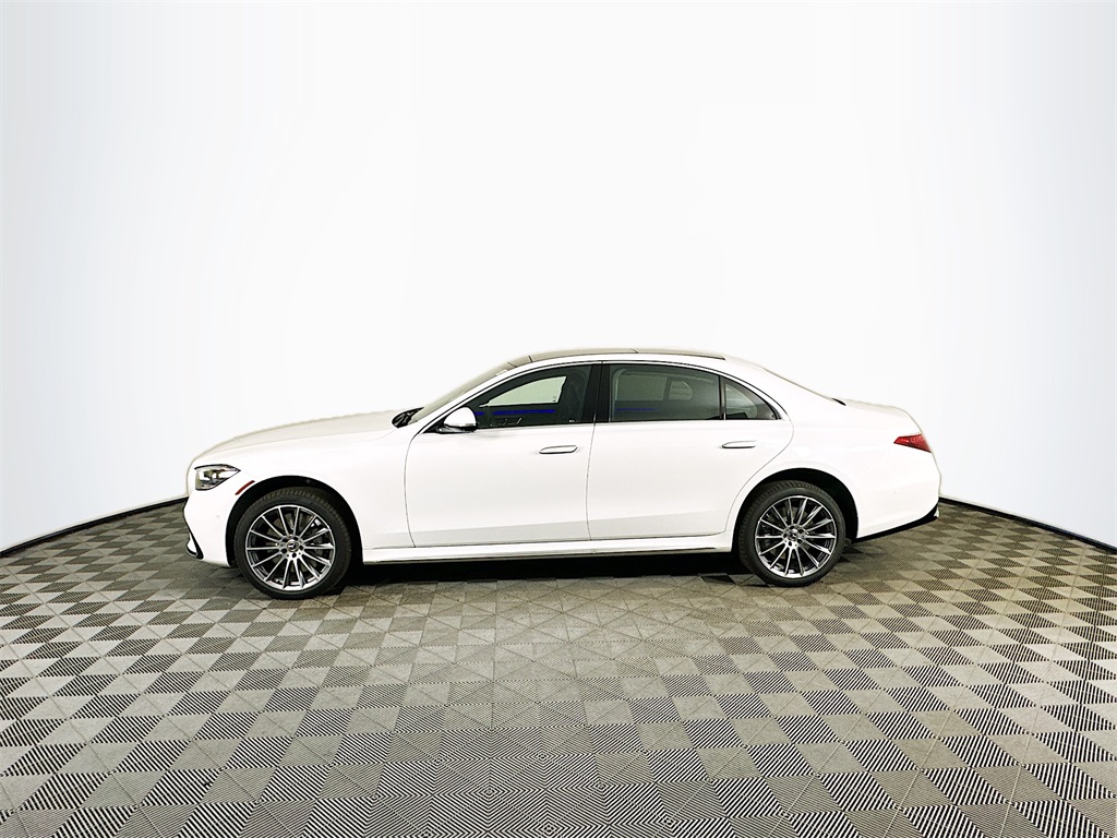 2026 Mercedes Benz S 580 4MATIC photo 2