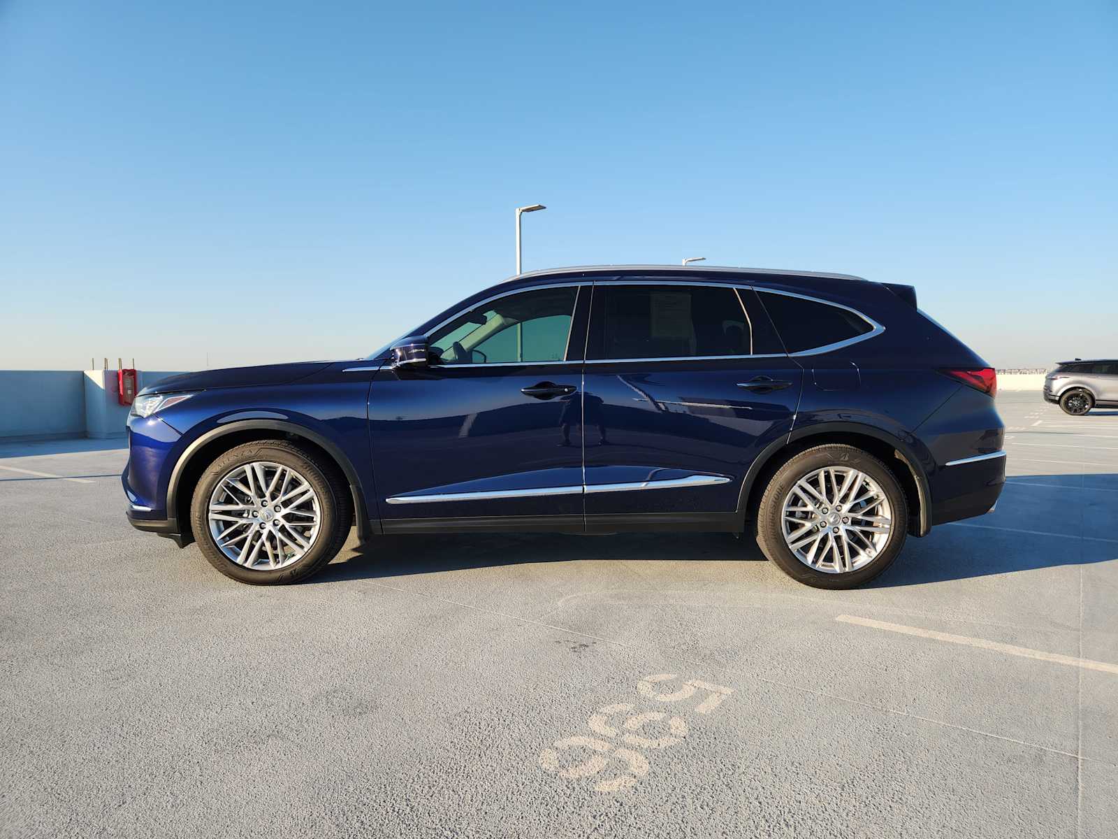 2023 Acura MDX SH-AWD Advance photo 3