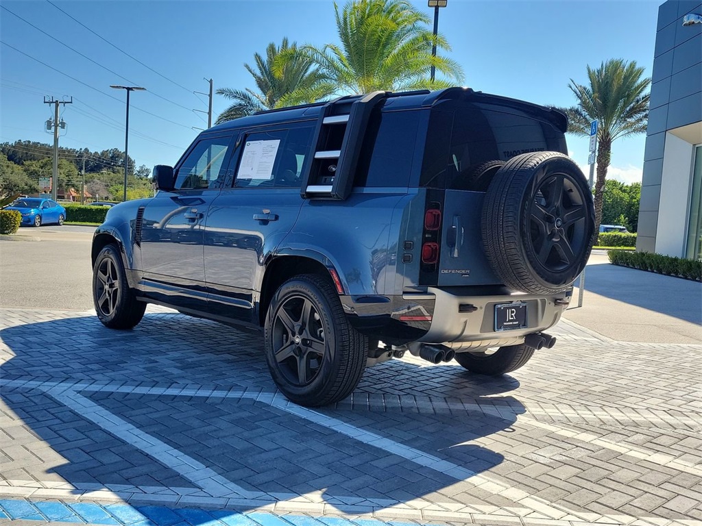 2022 Land Rover Defender 110 X-Dynamic SE photo 3