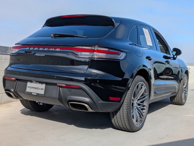 2023 Porsche Macan T photo 21