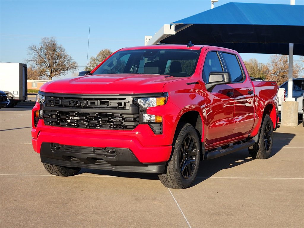2026 Chevrolet Silverado Custom photo 2