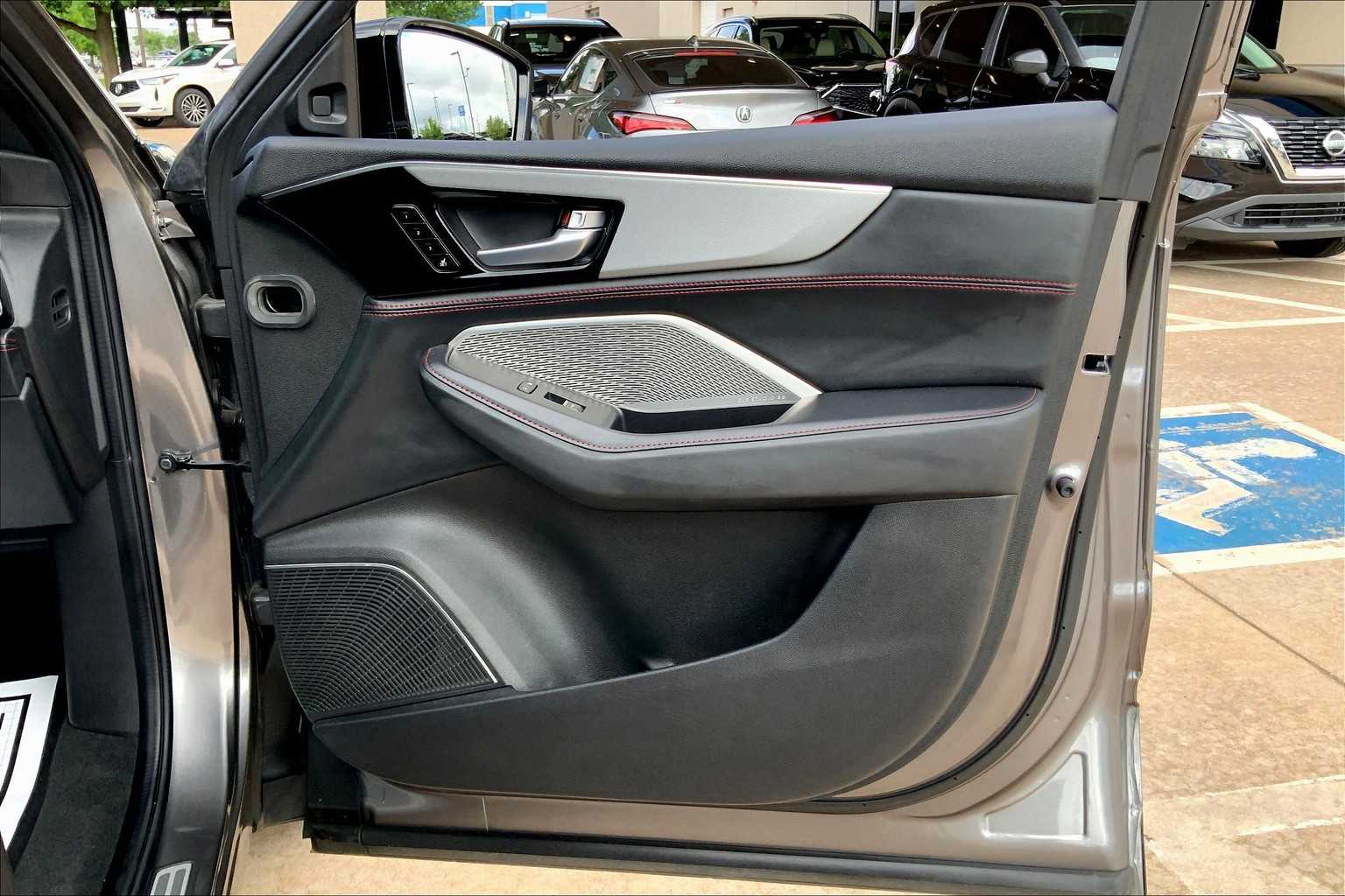 2022 Acura MDX SH-AWD A-Spec photo 23