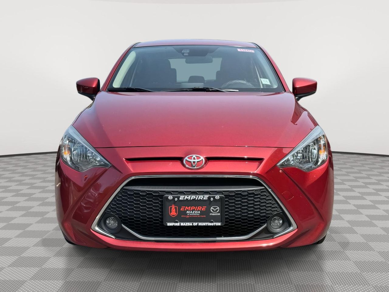 2020 Toyota Yaris LE photo 2