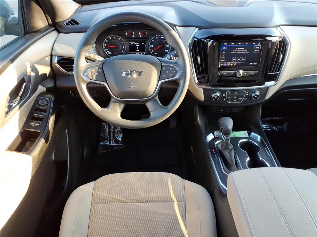 2023 Chevrolet Traverse LS photo 3