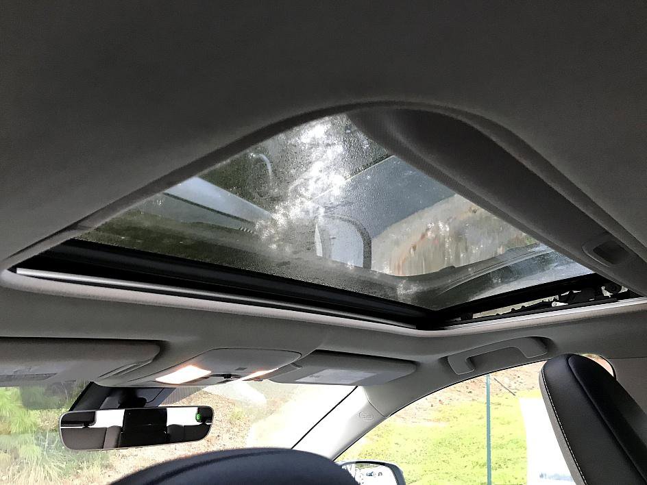 2017 Toyota RAV4 Limited photo 12