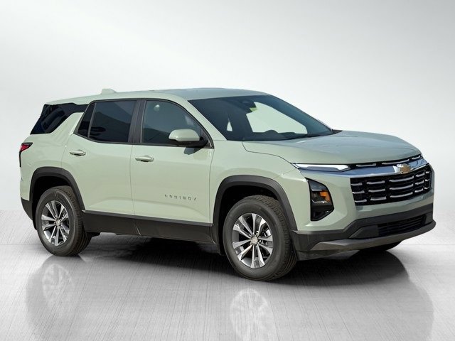 2026 Chevrolet Equinox LT photo 2