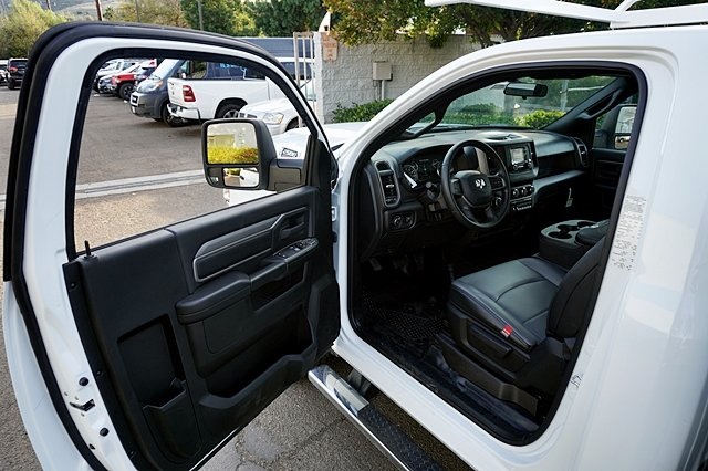 New 2024 Bright White Clear-Coat Exterior Paint RAM Tradesman image 42