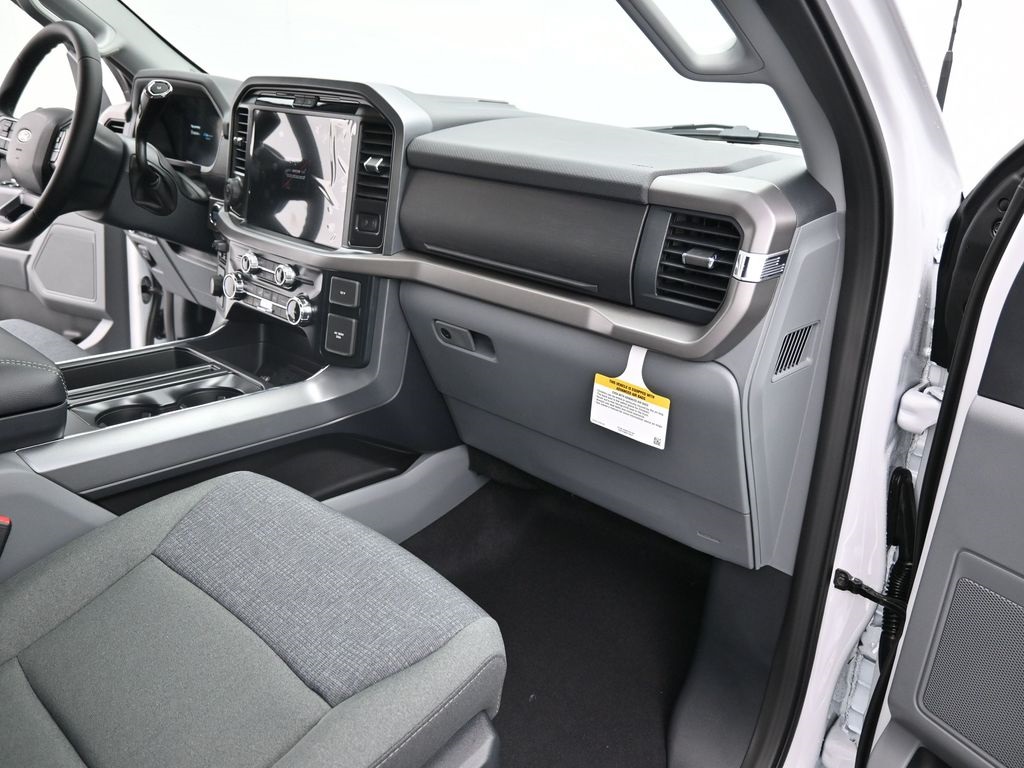 2025 Ford F-150 XLT photo 19