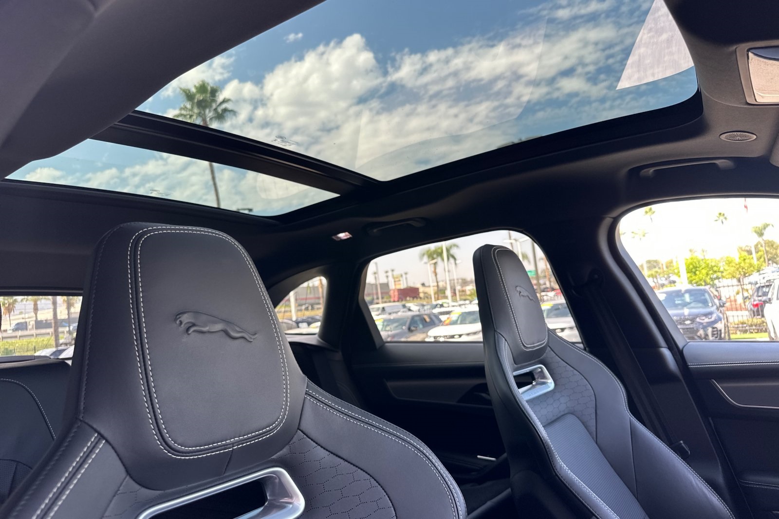 2025 Jaguar F-PACE P250 R-Dynamic S photo 15
