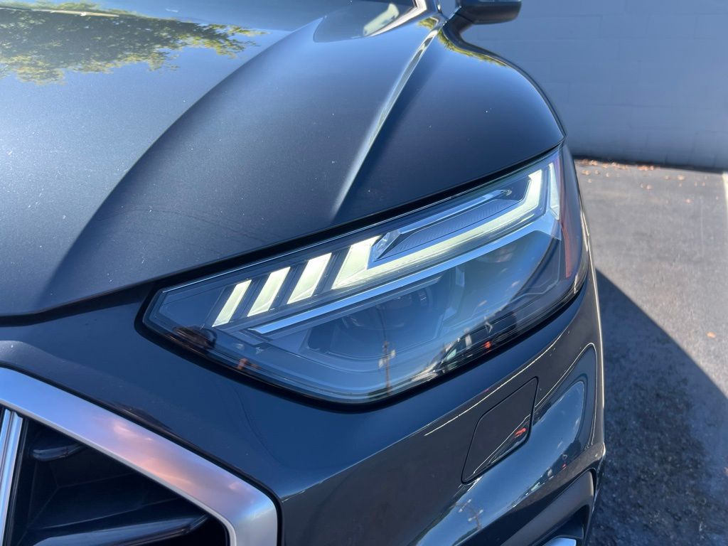 2021 Audi Q5 45 Prestige photo 8