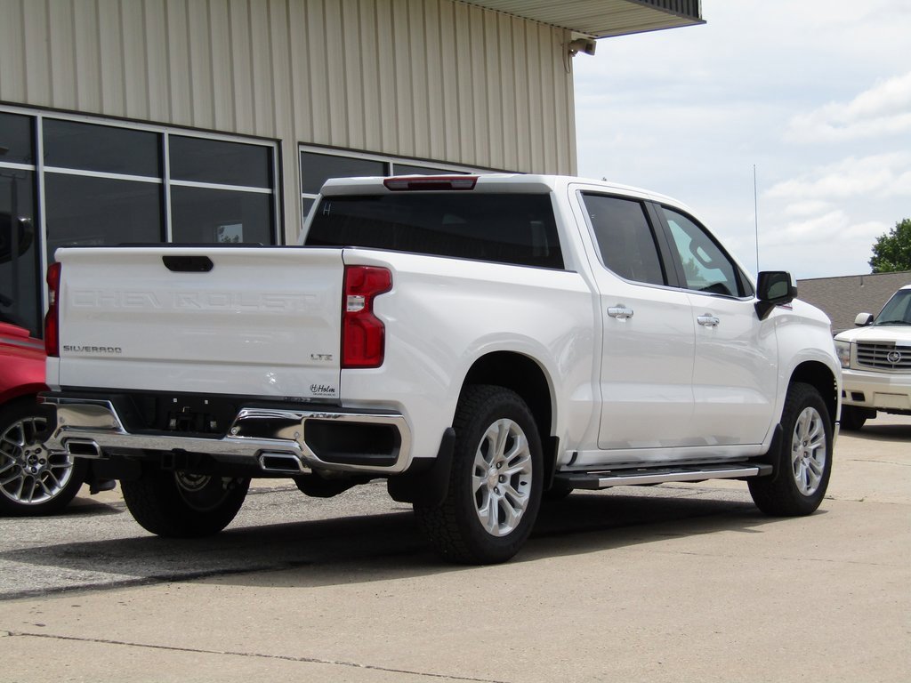 2025 Chevrolet Silverado 1500 LTZ photo 3
