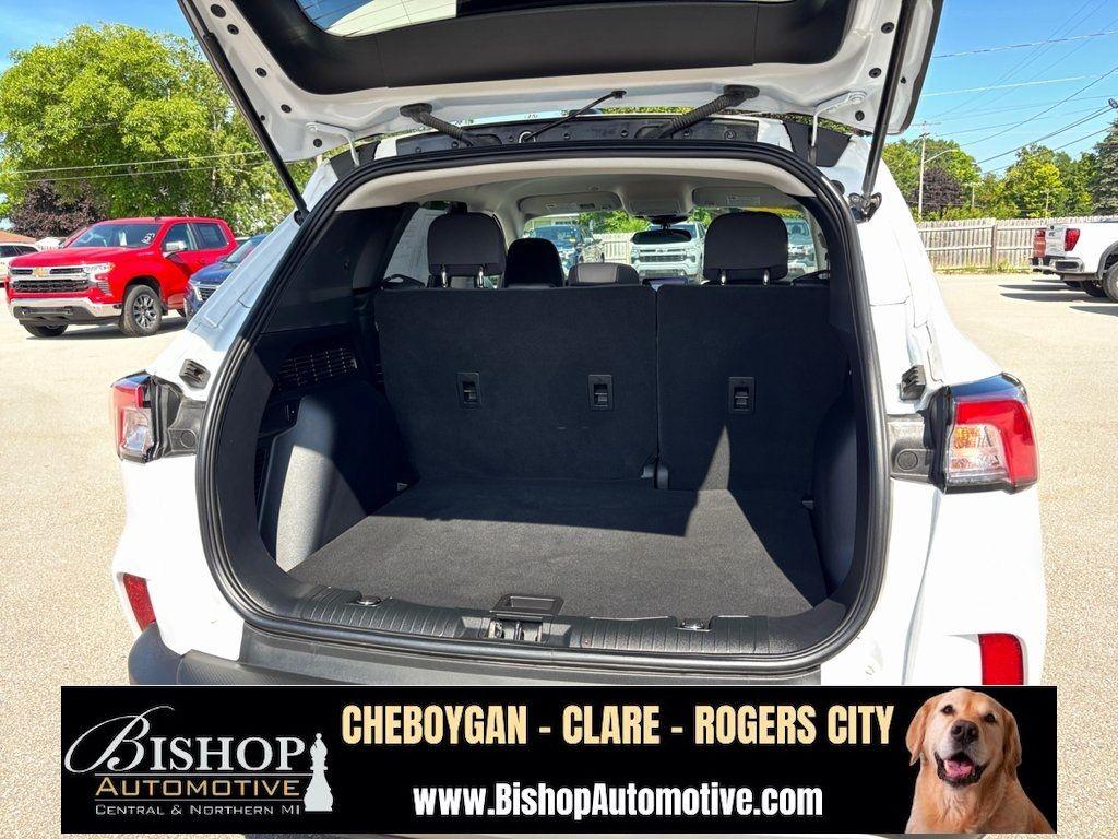 2022 Ford Escape SE photo 3