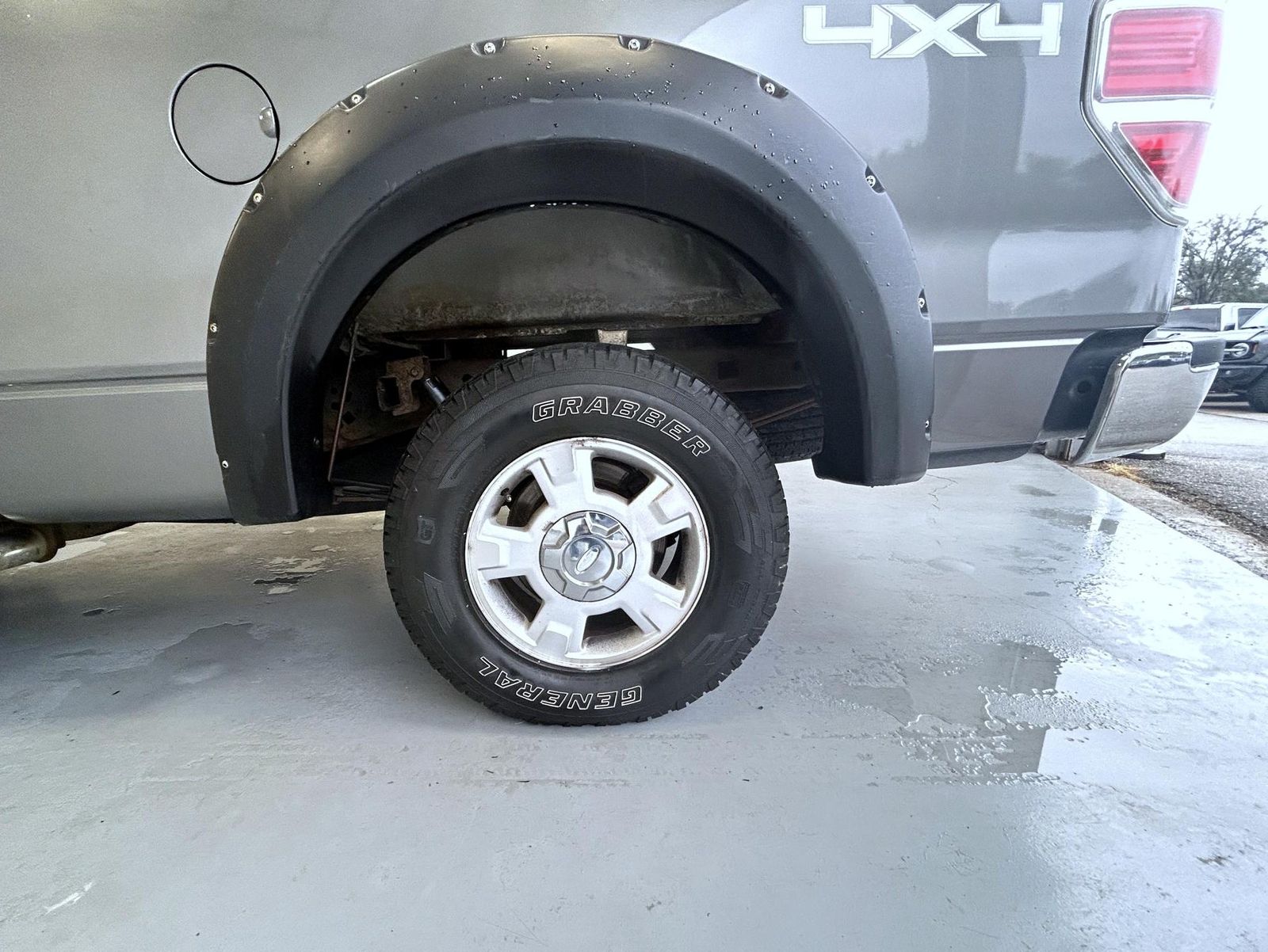 2010 Ford F-150 XLT photo 20