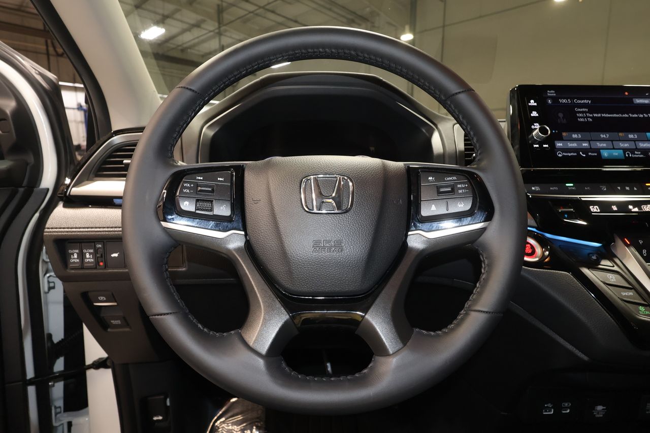 2025 Honda Odyssey Touring photo 9