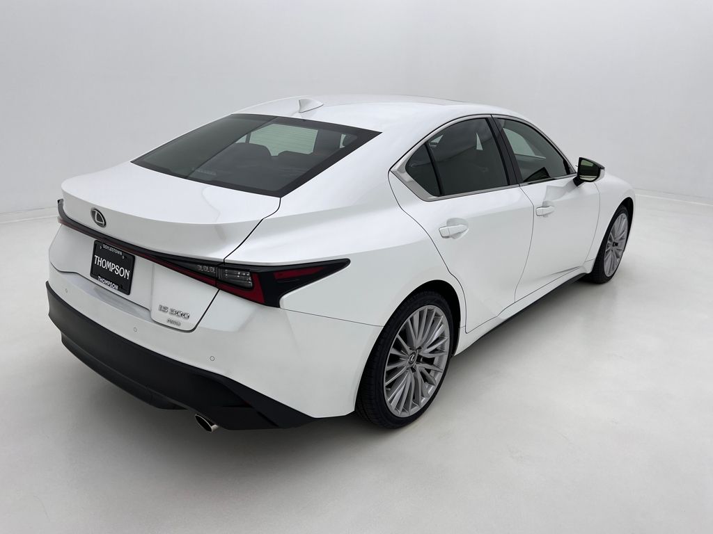 2022 Lexus IS 300 photo 8