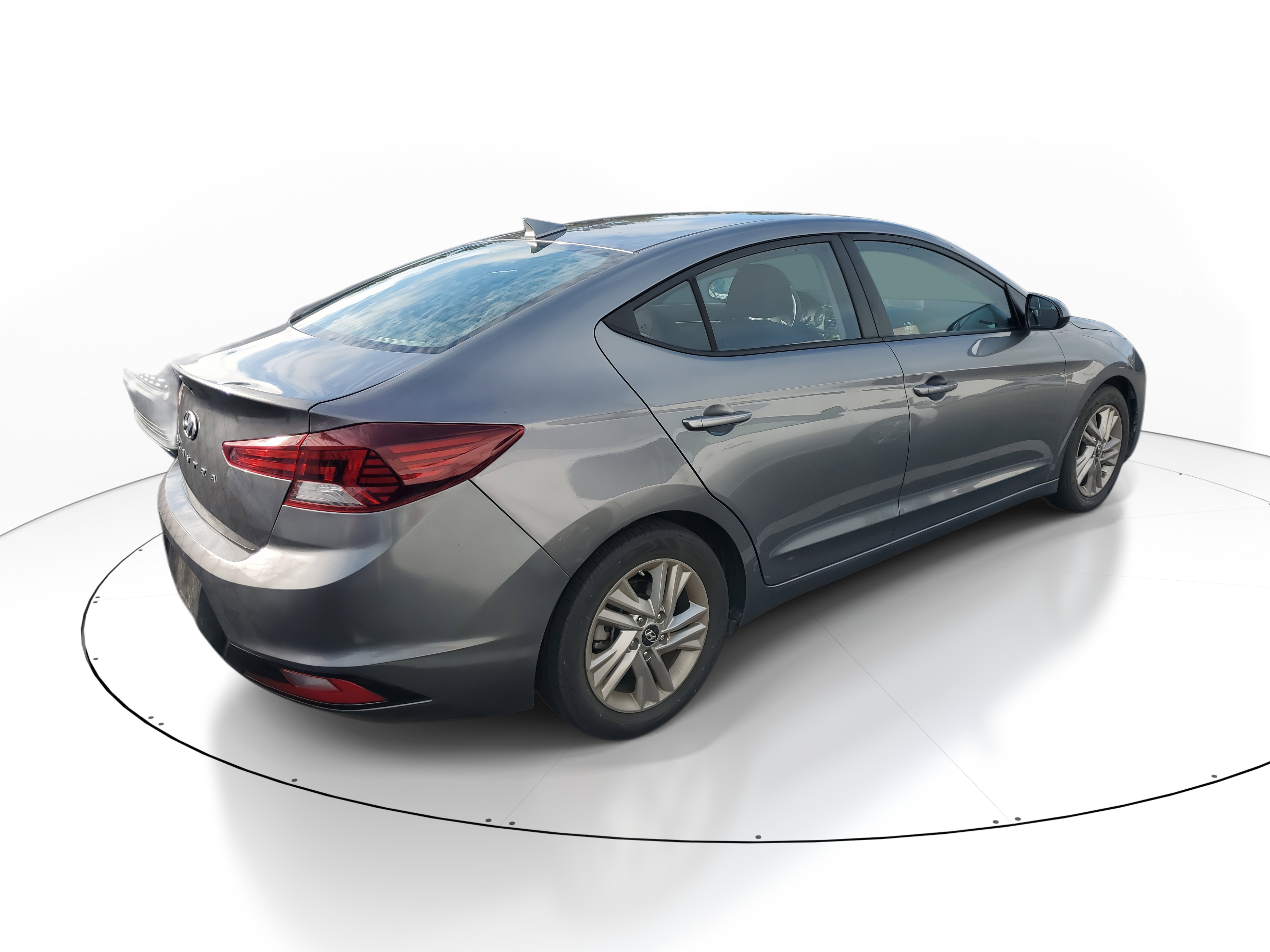 2019 Hyundai Elantra SEL photo 2