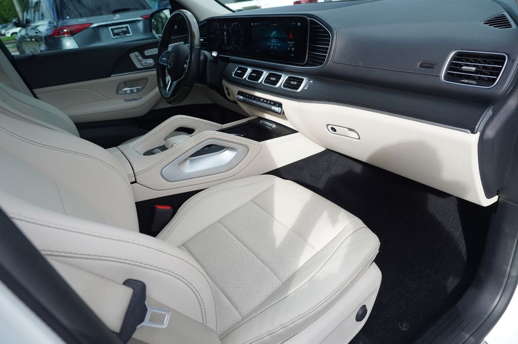 2023 Mercedes Benz GLS 450 4MATIC photo 7