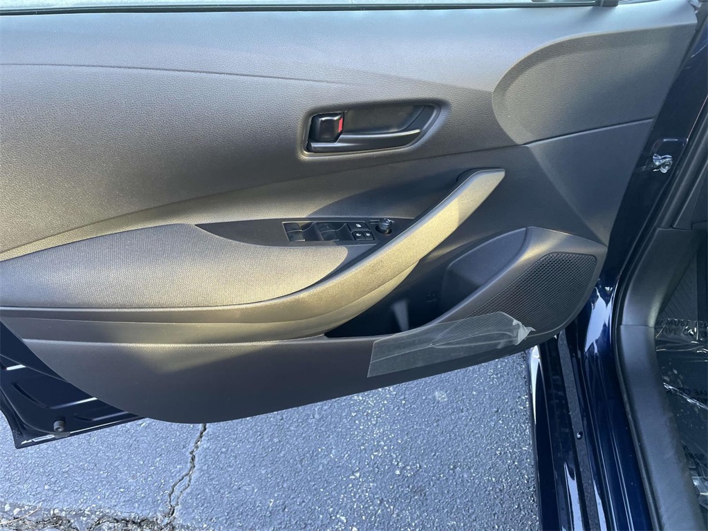 2025 Toyota Corolla LE photo 16