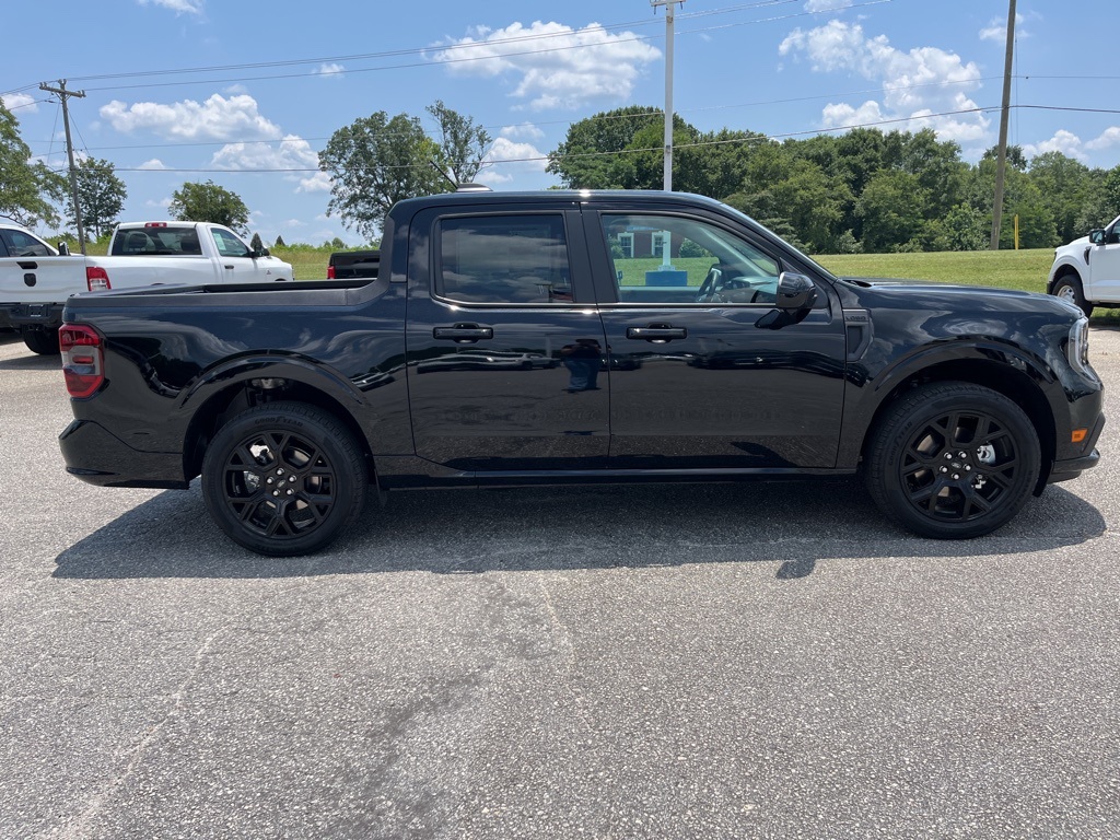 2025 Ford Maverick photo 2