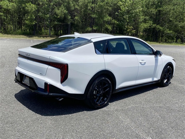 2025 Kia K4 GT-Line Turbo photo 3