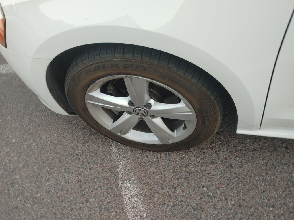 2015 Volkswagen Passat Limited photo 10