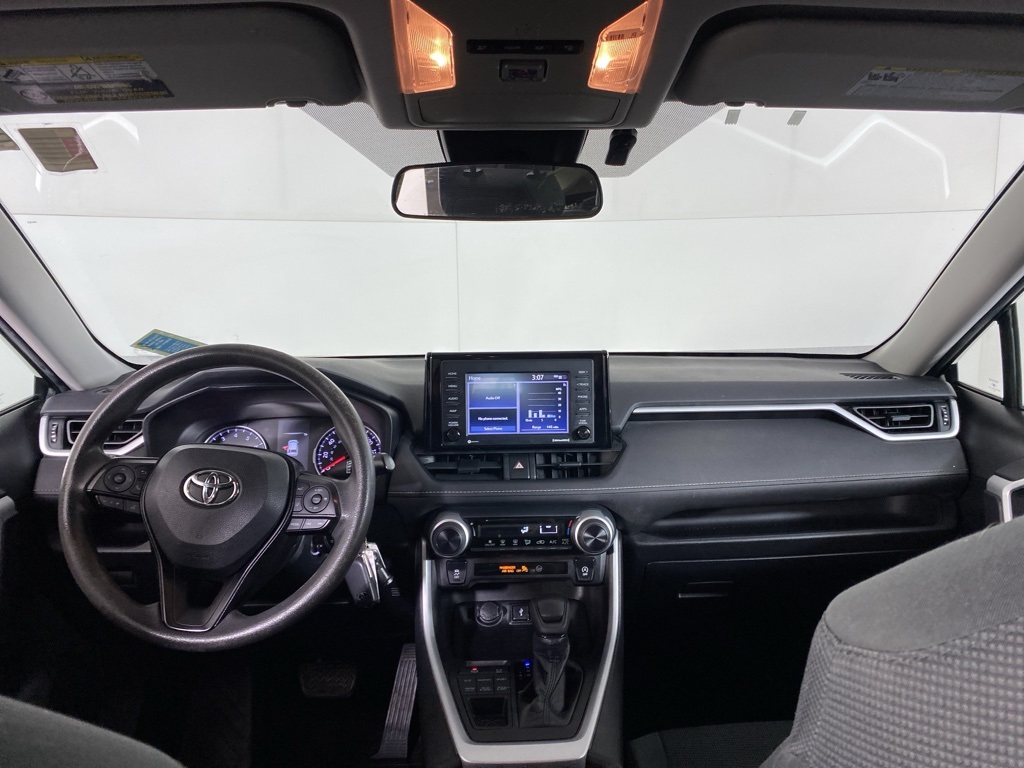 2021 Toyota RAV4 LE photo 2
