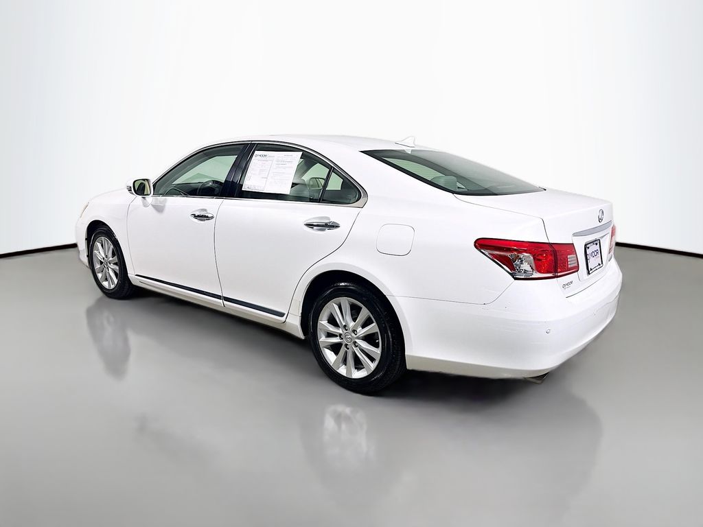 2011 Lexus ES 350 Base photo 4