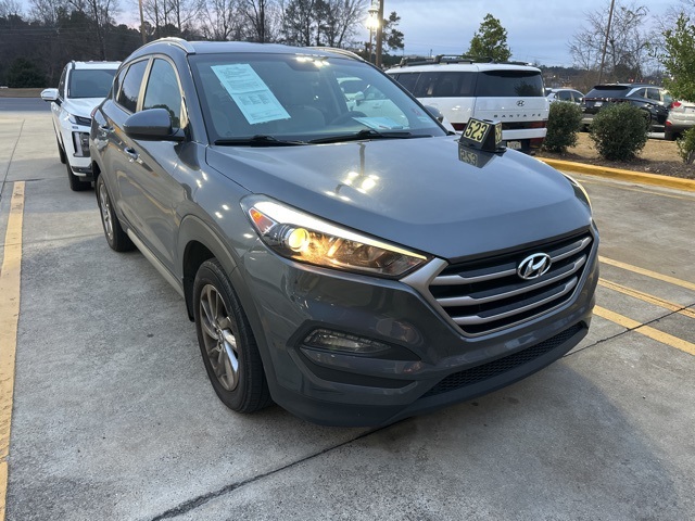 2017 Hyundai Tucson SE's photo