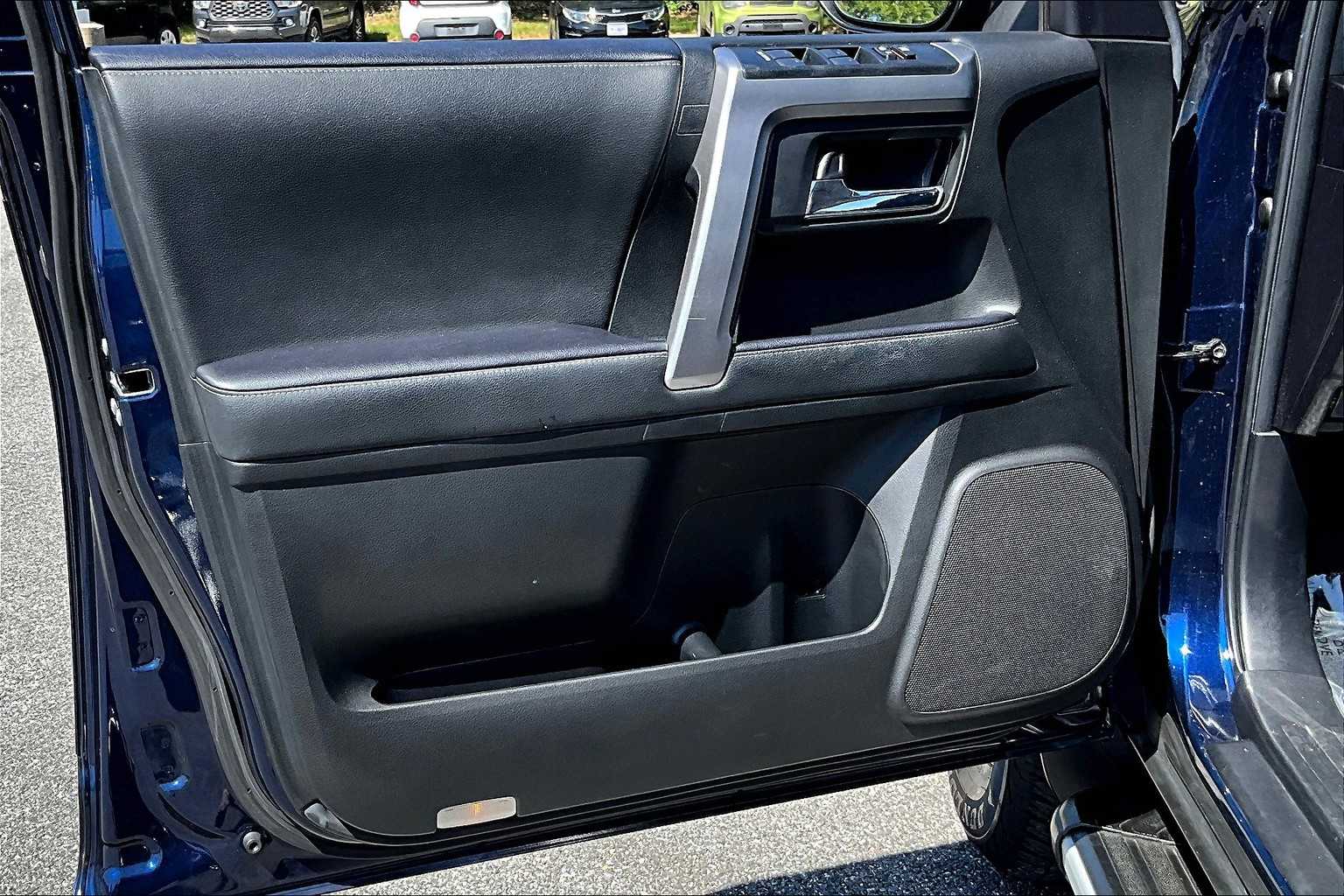 2021 Toyota 4Runner SR5 Premium photo 21