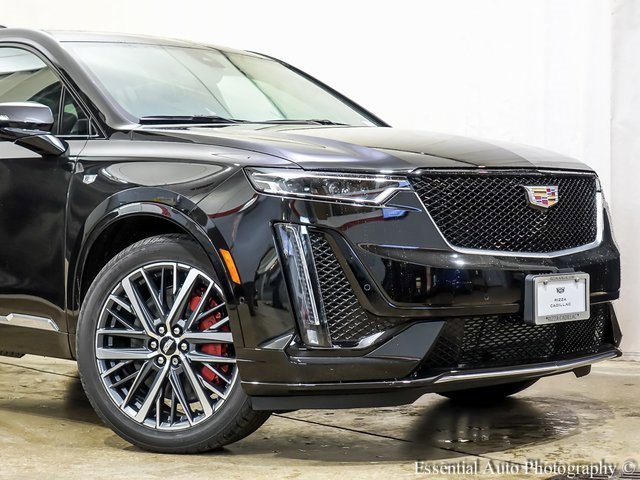 2025 Cadillac XT6 Sport photo 2