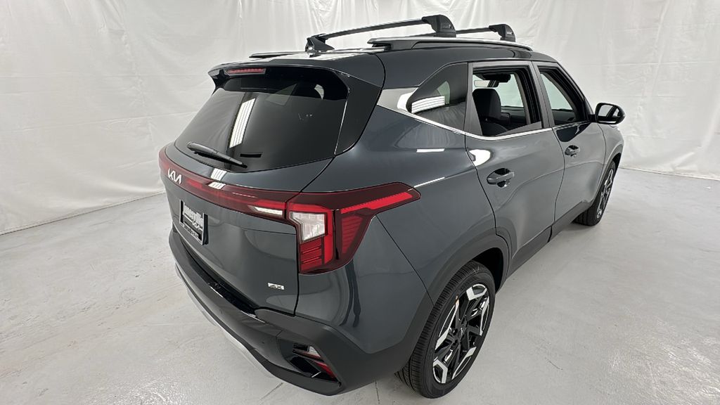 2026 Kia Seltos SX photo 3