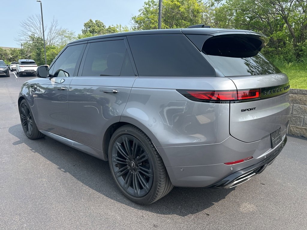 2024 Land Rover Range Rover Sport SE photo 3